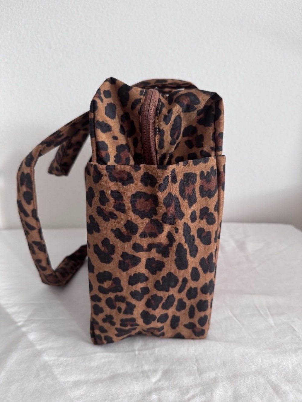 NWT Baggu Everyday Cloud Bag Leopard - Picture 4 of 7